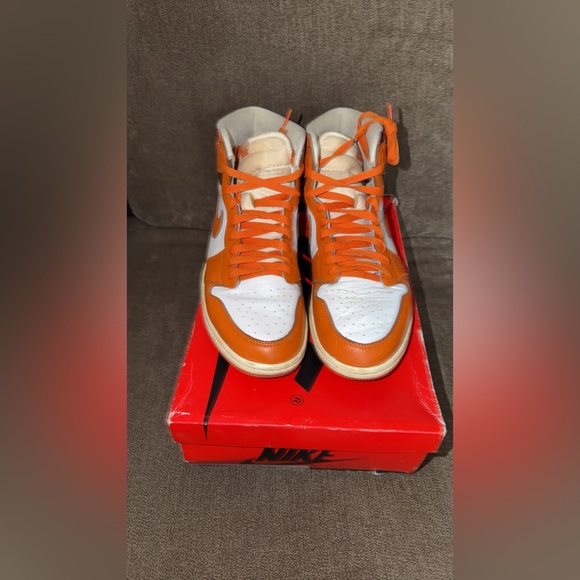 Size 11 Women/ 9.5 Men - Jordan 1 Retro High OG Starfish - Picture 1 of 8